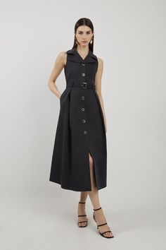 Feel Confident In Our Midi Dress, With A Shirt Style Bodice Featuring A Formal Collar, As Well As A Belted Waist For A Cinched Silhouette, And A Long, Flared Skirt. Style It With Block Heels Or Ankle Boots For A Look Perfect For Office Days, Then Wear It With Heeled Boots Or Strappy Heels For An Evening Look. Tailored Cotton Halter Neck Belted Full Skirted Shirt Dress High Quality Cotton Fabric Flattering Fit And Flare Silhouette V Neckline Unique Collar Detailing Belted Waist Feature Button Fro Workwear Capsule Wardrobe, Petite Midi Dress, Outfits For Mexico, Spring Wedding Guest Dress, Petite Business Casual, Ibiza Outfits, Bachelorette Outfits, Italy Outfits, Outfits Petite