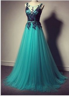 Prom Evening Dress With Lace Back, Green Lace Ball Gown For Prom, Prom Ball Gown With Lace Back, Blue Lace Prom Dress, Black Lace Prom Dress, 파티 드레스, Stil Boho, Womens Prom Dresses, Beautiful Prom Dresses