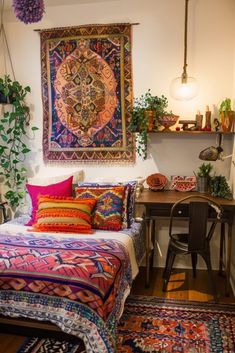 29 Boho Ideas For Small Bedrooms Ideas for Cozy Living Bold Boho, Small Bedroom Designs, Eclectic Bedroom, Small Boho