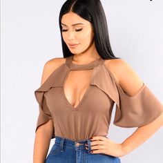 Nwt Fashion Nova Cold Shoulder Detail Bodysuit. Chic Summer Bodysuit For Date Night, Summer V-neck Bodysuit For Going Out, Trendy Bodysuit For Spring Going Out, Trendy Bodysuit For Going Out In Spring, Elegant Summer Tops With Cutout Details, Chic Brown Bodysuit For Summer, Elegant Brown Bodysuit For Summer, Spring Party Bodysuit With Cutout, Elegant Brown Summer Bodysuit