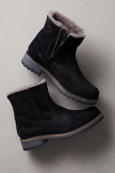 Cozy and classic, the cold-weather-ready Calib boots are a dream when the temps start to drop. Made of waterproof suede leather, these beautiful ankle boots protect you nicely from the elements, boasting plush shearling lining along the shaft and naturally insulating, breathable Merino wool lining at the foot. Pull them on or use the full inner zip—either way, you'll be immersed in softness and prepared for the first frost. With memory foam insoles and rubber lug outsoles. This boot has a genero Waterproof Suede Boots, Winter Boots For Women, Waterproof Leather Boots, Winter Comfort, Sheepskin Slippers, Waterproof Winter Boots, Shearling Boots, 영감을 주는 캐릭터, Waterproof Boots