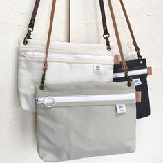 ｜国産8号帆布｜サコッシュ モノトーン　　　　　　　　　＜選べるカラー 全6色＞ | ハンドメイドマーケット minne Leather Bag Pattern, Diy Leather Bag, Cowhide Bag, Fabric Tote Bags, Daily Bag, Handmade Handbags, Cosmetic Products, Waterproof Bags, Makeup Bags