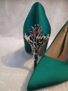 Emerald Green Satin Shoes Elegant Gothic Wedding Heels for - Etsy Dark Green Heels Prom, Prom Shoes Green, Emerald Bridal Shoes, Elegant Green Heels, Dark Green Wedding Shoes Bride, Dark Green Wedding Heels, Forest Green Heels, Green High Heel Wedding Shoes, Emerald Heels