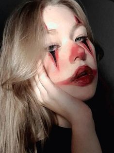 Monster Makeup, Up Halloween Costumes, Punk Makeup, Face Art Makeup, Halloween Makeup Inspiration, Queen Makeup, Scary Makeup