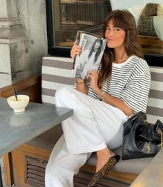 Meghan Markle Style Casual, Alison Toby, Minimalist Summer, Meghan Markle Style, Smart Outfit, Summer Inspiration, Casual Chic Style, Casual Summer Outfit