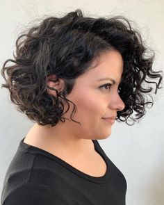 Long Curly Bob, Blonde Curly Bob, Short Curly Bob Hairstyles, Anti Frizz Hair, Hair Pics, Bob Haircut Curly, Layered Curly Hair, Curly Short, Hair Artist