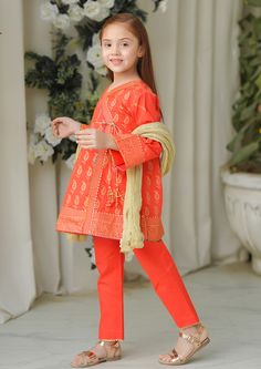 3- Piece Embroidered Suit for Girls Description : Top: Coral Pink Cotton Kurta with Print, Lace Work and TasselsBottom: Coral Pink Cotton Trouser with LaceDupatta: Gold Crush Dupatta Quran Covers, Eid Favours, Kurta Dress, Girls Pink Dress, Prayers For Children, Mommy Daughter, Modest Wear, Eid Gifts, Kids Boxing