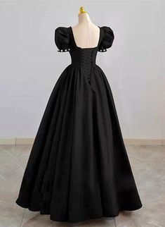 Abito da festa in rilievo a maniche corte a cuore nero, abito da ballo di raso nero a-line
Abito da festa in rilievo a maniche corte a cuore nero, abito da ballo di raso nero a-line Black And Red Dress Formal, Black Satin Prom Dress, Formal Ball Gowns, Black And Red Dress, Long Black Evening Dress, Beaded Party Dress, Floral Dress Formal, Strapless Prom Dresses, Satin Noir