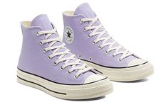 Get your hands on the Converse Chuck 70 High 'Moonstone Violet' for a timeless and luxurious look. These amazing kicks are designed to bring out all the best of the vintage era in an aesthetic that's totally 2020. With both men's and women's sizes available, everybody can enjoy these classic shoes, brought back with all their original charm thanks to premium materials and quality craftsmanship. The Chuck 70 retains its on-court impact with a genuine throwback vibe guaranteed to never go out of s Violet Converse, Lilac Converse, Lavender Converse, Chuck 70 Converse, Lavender Shoes, Cute Converse Shoes, Shoe Hacks, Purple Converse, Cute Converse