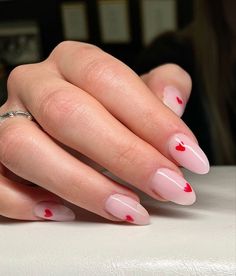 Nails Basic, Juliana Nails, Vday Nails, February Nails, Basic Nails, Casual Nails, Oval Nails, Minimalist Nails, Heart Nails