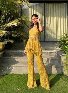 Indian Outfits Modern, Haldi Dress, Haldi Outfits, Haldi Outfit, Mehendi Outfits, Diwali Outfits, Indian Bride Outfits