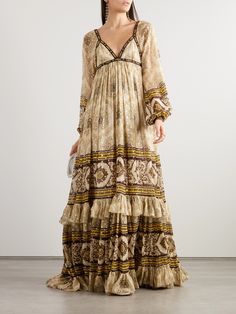 Etro's exquisite gown is decorated with the label's signature paisley swirls and flecked with gold fil coupé spots. It's cut from lightweight silk-blend jacquard with a grosgrain-trimmed empire bodice and flowing skirt that falls in ruffled tiers. Complement the V-neckline with a delicate gold-tone pendant. Jacquard Gown, Gown Gold, Exquisite Gowns, Paisley Print Dress, Flowing Skirt, Tulle Wedding Dress, Net A Porter, Silk Printing, Beautiful Outfits