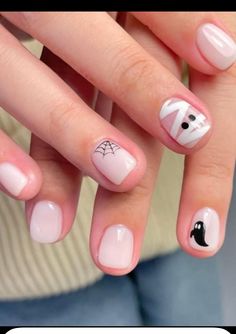 Halloween Nail Designs Natural Nails Short, Cute Short Holloween Nails, Gel Polish Nail Designs On Natural Nails Halloween, Halloween Easy Nails Short, Milky White Nails Halloween, Easy Witch Nails, White Mummy Nails, Halloween Easy Nail Art, Short Mummy Nails