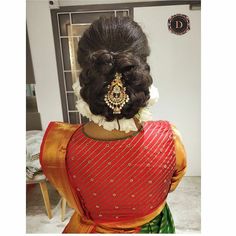 Valaikappu Function, Divya Agarwal, Low Buns, Blouse Works, Simple Work, Hair Buns