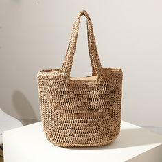 Straw Weaving, Woven Handbags, Straw Handbags, Rattan Bag, Straw Bags, Casual Tote, Types Of Bag, Woven Bag, Handbags For Men