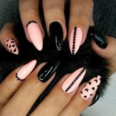 Vday Nails, Unghie Nail Art, Nails Valentines, Valentine Nail Art, February Nails, Valentine Nails, Black Nail, Pink Nail