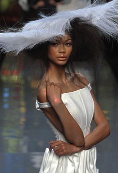 John Galliano Dior, Galliano Dior, Chanel Iman, Vintage Runway, John Galliano, Model Life, Fashion Runway, Fashion Shows