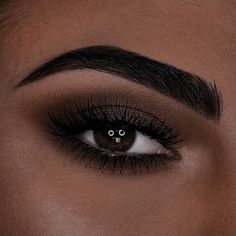 Black Dress Makeup Inspiration, Mib Makeup Look, Make Up Nero, Makeup On Black Dress, Dark Prom Makeup, Mafia Makeup Look, Formal Makeup For Brown Eyes, Spy Makeup