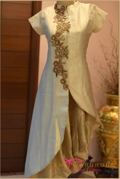 ******ZARAH******* Visit us at https://www.facebook.com/zarahclothing/ ********************************************************** Gold Dresses, Islamic Dress, Khalid, Indian Attire, Designer Dresses Indian, Desi Fashion, Kurta Designs, India Fashion