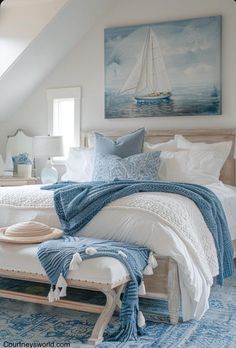 Grey And Blue Coastal Bedroom, 2 Person Bedroom Ideas, Beachy Bedroom Ideas Coastal Style, Coastal Guest Bedroom Ideas, Nautical Bedroom Ideas, Coastal Chic Bedroom, Coastal Style Interior, Beachy Boho Bedroom, Blue And Cream Bedroom