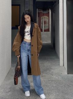 Korean Fashion Dress, Korean Fashion Trends, Teenage Fashion Outfits, Korean Outfits, Looks Style, Fashion Poses, Retro Outfits