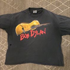 Amazing Rare Bob Dylan Vintage T-Shirt Color: Vintage Black Size: Xl Perfect Vintage Condition. This Is From My Personal Vintage Collection. Great Light Weight. Not Heavy Or Thick. Vintage Bob, Red Sky, Color Vintage, Bob Dylan, Vintage Tops, Vintage Tshirts, Shirt Color, Vintage Collection, Vintage Black