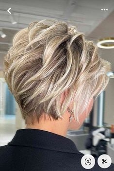 Colour Hairstyles, Layered Pixie, Thick Hair Cuts, Pixie Wig, Hairstyles Blonde, Haircut Short, Short Hair Trends, Messy Short Hair, Blonde Pixie Haircut