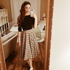 10.7 k mentions J’aime, 68 commentaires - SHIRIN ALTSOHN (@shirinatra) sur Instagram : "[Ad/Werbung - Unpaid] Outfit of the day 🕊❤" Fashion 70s, Mode Turban, Vintage Inspired Outfits, Plaid Skirt, Modest Outfits