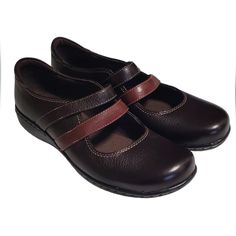 Clarks Leather Shoes. New Without Box. Size 7.5m. Comes From A Non-Smokers Home. Clarks Womens Shoes, Womens Penny Loafers, Clark Loafers, Leather Flats Women, Wedding Countdown, Oc Inspo, Loafer Shoes Women, Black Leather Wedges, Leather Oxford Shoes