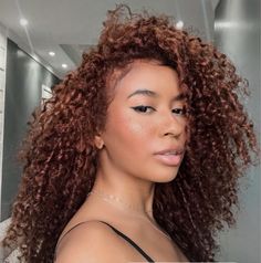 Curly Red Ponytail, Summer Curly Hair Color, Knotless Box Braids Hairstyles, Ginger Curly Hair, Ginger Curls, Hairstyles Knotless, Hairstyles Simple, Knotless Box Braids, Dyed Curly Hair