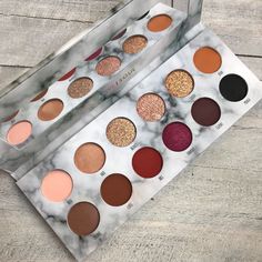 Fall Eyeshadow Palette, Coffee Facial, Fall Eyeshadow, Christmas Eyeshadow, Palette Summer, Festival Make Up, Glowing Radiant Skin, Shopping Products