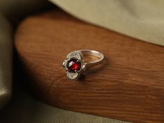 Red Stone Ring, Reversible Two Tone Ring, Double Sided Flip Ring, Fidget Spinner Mood Ring, Round Rose Cut Ring, Womens Fidget Spinner Ring, Best Friend Ring Our design rings are a unique design product that will come to life on your finger that will add value to your special days for wedding rings, engagement rings and anniversary, Mothers Day Gift, Valentines Day Gift, Christmas gifts.  This Dainty Reversible Ring, which can make you happy, can be a Unique Best Friend Ring that can be combined Best Friend Ring, Flip Ring, Reversible Ring, Two Tone Ring, Rose Cut Ring, Friend Rings, Red Stone Ring, Mood Ring, Alexandrite Ring