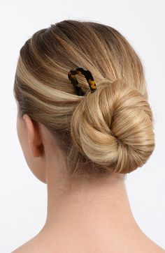 France Luxe Skinny Flex Chignon Hair Pin - Classic is a lovely accent piece. Handcrafted in France and polished to a luxurious sheen, the small chignon is a stunning choice to pin up your hair in a chic updo. Add this elegant ornament to your hair for instant sophistication and style. Product Features:- Handmade in France- Great for most hair types- Versatile styling solution- Made of luxurious cellulose acetate- Dimensions: 1 1/8" wide, 3 7/8" long Bun Elegant, Chic Bun, Chic Updo, Weekend Hair, Hair Accessories Ponytail, Chignon Hair, Bobby Pin Hairstyles, Hair Upstyles, Style Essentials