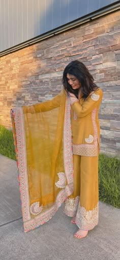 Dressing Design, Haldi Outfits, Pakistani Fashion Party Wear, Salwar Kamiz, Pakistani Fancy Dresses, Beautiful Pakistani Dresses