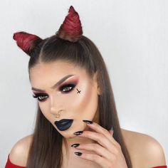 Devil Makeup Ideas, Fete Emo, Hair Horn, Devil Halloween