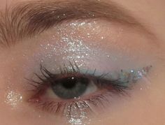 Cool Eye Makeup, Shine Makeup, Makeup Utensils, English Homework, Mermaid Eyes, Emily Gilmore, Unicorn Fairy, Magical Princess, Ethereal Makeup