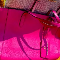 Brand New Never Used Hot Pink Purse Great For Summer Or Vacation Can For A Lot In That Handbag Hot Pink Handbag, Hot Pink Designer Bag, Hot Pink Purse Aesthetic, Small Hot Pink Purse, Hot Pink Kate Spade Purse, Pink Purse, Girly Accessories, Michael Kors Bag, Hot Pink