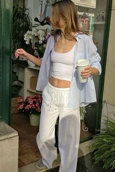 european summer outfits / europe outfits / summer in europe inspo / europe summer fashion / european summer Adrette Outfits, Linen Pants Outfit, Looks Pinterest, Modest Summer Outfits, Italy Outfits, Stockholm Fashion