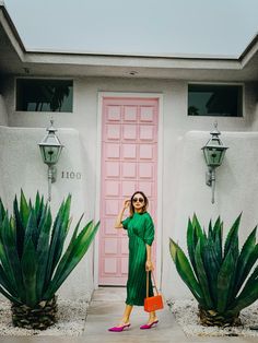 Spring Outfits For Work, Springs Outfit, Palm Springs Outfit, Green Monochrome, Style Business Casual, Palm Springs Style, Spring Photoshoot, Photo Recreation