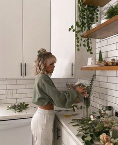 Modern Housewife Style, Cute Breakfast Outfits, Yoga Photography, New Wardrobe, Outfits Casuales, Cute Casual Outfits, Yoga Poses, Aesthetic Clothes, Fashion Inspo Outfits