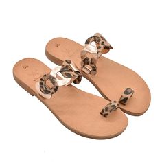 "Aegean Sea leopar-rose" 📏Our sandals generally have a narrow shape. However, with use they soften and take the shape of your foot. For a safer result, please order according to the table in the last photo Please inform us in the comment section if your foot bridge is very thin or very thick so that we can customize your sandals accordingly. 💌 We believe that the beautiful and well-made product starts from its packaging so these products are offered in a spring case sewn by me with a lot of lo Lacy Dresses, Grecian Sandals, Ring Leather, Rose Gold Sandals, Raw Leather, Leather Sandals Handmade, Nude Sandals, Handmade Sandals, Aegean Sea