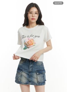 flower-graphic-crop-tee-of427 / White Casual T-shirt For Spring Day Out, Casual Cropped T-shirt For Spring Day Out, Casual Cropped T-shirt For Day Out, Casual Floral Print Tops For Streetwear, Casual Streetwear Floral Print Tops, White Cropped T-shirt With Text Print For Spring, Summer Graphic Tee Cropped T-shirt With Letter Print, Summer Graphic Tee Cropped T-shirt With Slogan, Trendy Floral Print T-shirt For Day Out