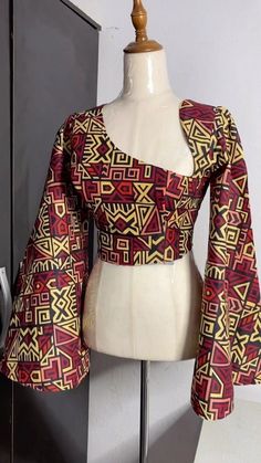 Ankara Top Styles, Ankara Dress Designs, Classy Short Dresses, African Print Tops, Ankara Dress Styles, African Print Dress Ankara, African Print Clothing, African Fashion Designers