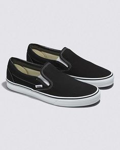 Black Slip On Vans, Black Slip On Sneakers, Black And White Shoes, Black Vans, Vans Slip On, Wide Shoes, New Sneakers, Vans Classic Slip On, Vans Sneakers