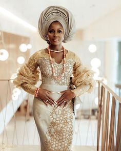 Beautiful bride serving up total shade of gorgeousness😍😍
Event coordinated by @torgeevents
Photography @raremagic_gallery Mother Of The Bride Asoebi, Nigerian Mother Of The Bride Outfit, Bride Collection, Yoruba Bride, Nigerian Bride