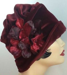 Cappello Cloche, Kinds Of Hats, Hat Art, Vintage Style Hat, Fancy Hats, Love Hat, Cloche Hat, Red Hat, Fascinator Hats