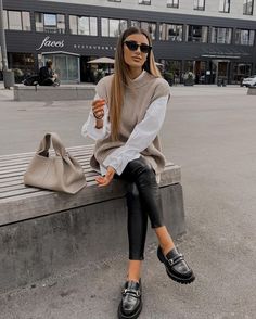 Vinter Mode Outfits, Moira Rose, Look Zara, Mode Zara, Winter Fashion Outfits Casual, Zara Outfit, Mode Casual, Stylish Work Outfits