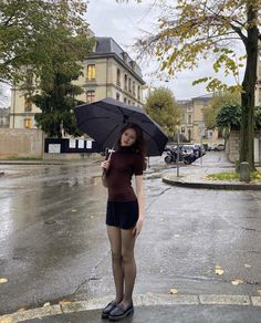 Long Skirt Rainy Day, Summer Rainy Day Outfit Aesthetic, Rainy Outfits Summer, Girly Rainy Day Outfit, Rainy Day Poses, Y2k Rainy Day Outfit, Rainy Day Photoshoot Instagram, Hot School Day Outfit, Rainy Hot Day Outfit