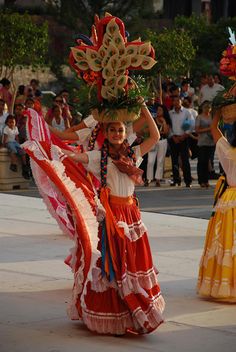 Dancer Costume, Mexican Outfit, Beautiful Images, Maxi Skirt, Dancer, Festival, Photography