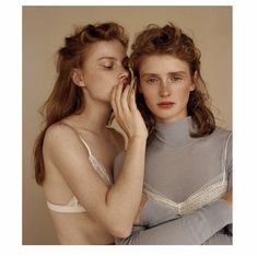 Two Model Poses, 2 People Portrait, Two Women Pose Reference, Two People Poses Reference, Two People Photoshoot, Two People Reference, Two Women Pose, Two Person Photoshoot, Twins Pose